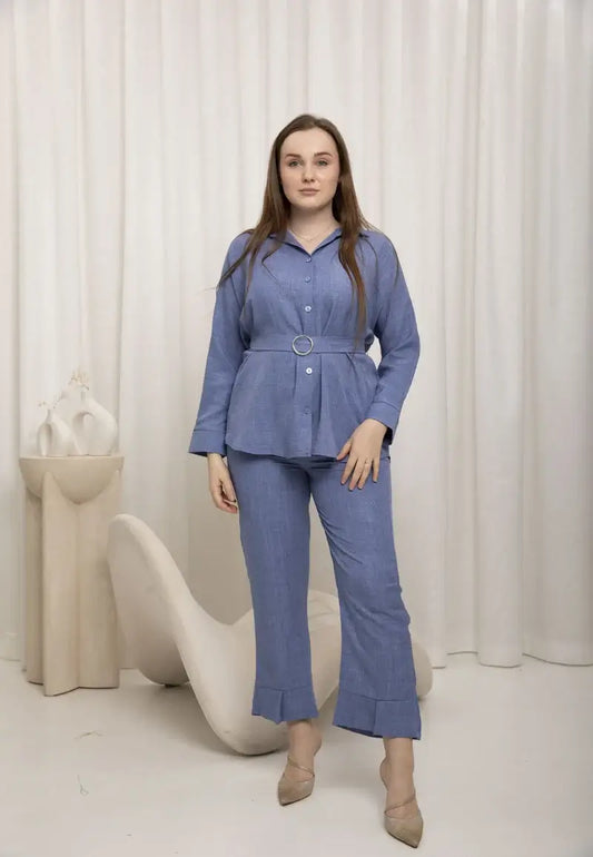 Women's shirt and pants set with belt at the waist