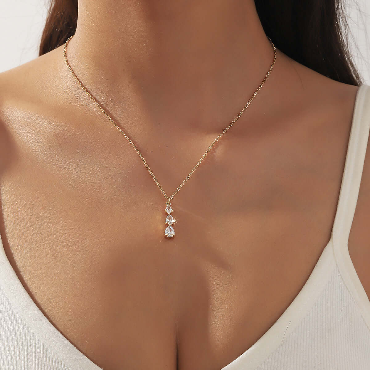 Fashion Simple Zircon Clavicle Chain All-matching Graceful Water Drop Pendant Necklace