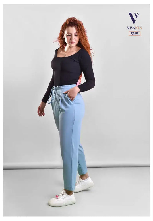 Women's thick fabric pants suitable for winter