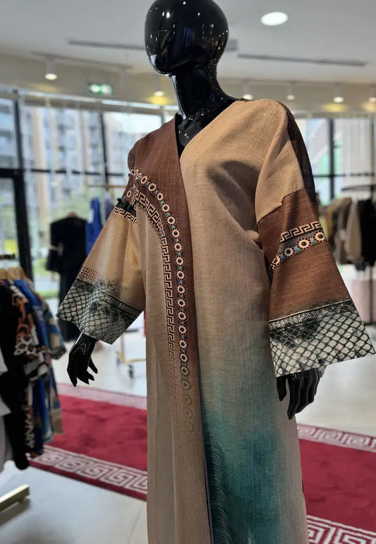 Distinctive abaya with elegant and attractive colors